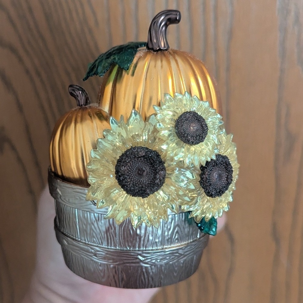 Bath & Body Works Wallflowers Pumpkin Sunflowers Barrel Plug In Diffuser Fall - Picture 6 of 7